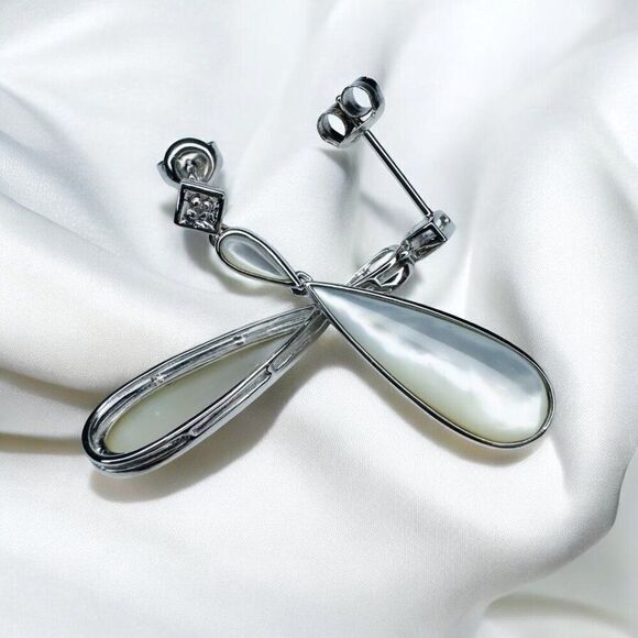 VINTAGE- 10K Gold -Mother of Pearl & Diamond Earrings- Dangle Earrings- 3.5g - Picture 3 of 16